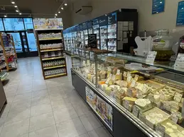 318-biocoop-magasin-bio-marseille-castellane-fromage-service-traditionnel-laitage.webp